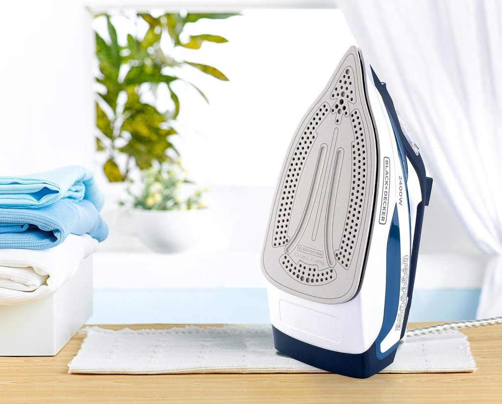 Black and Decker X2150-B5 2400W Steam Iron with Ceramic Soleplate