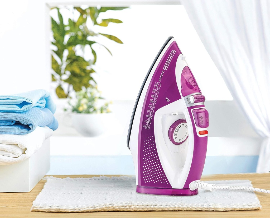 Black and Decker X2450-B5 2400W Steam Iron with Ceramic Soleplate